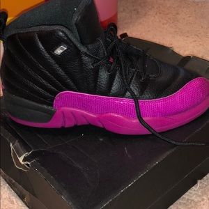 Jordan 12 retro gp size 3y black deadly pink
